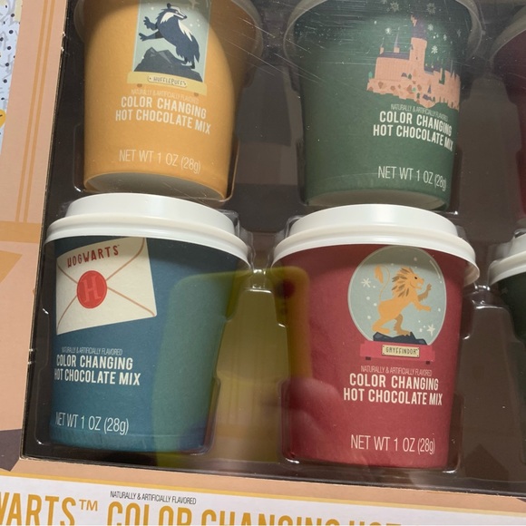 Harry Potter Hogwarts 12 color changing hot chocolate pots with wand stick - Picture 8 of 9